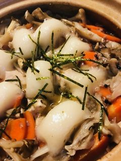 鍋の素活用●鶏肉と餅&うどんの炭水化物鍋-レシピのメイン写真