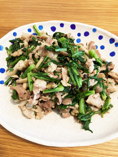 春菊と豚こまのスパイス炒め-レシピのメイン写真
