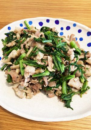 春菊と豚こまのスパイス炒め-レシピのメイン写真
