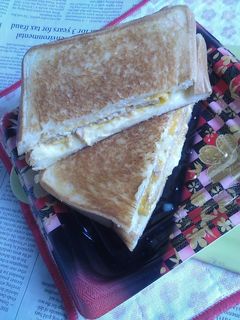 きつね玉子焼きチーズのホットサンド-レシピのメイン写真