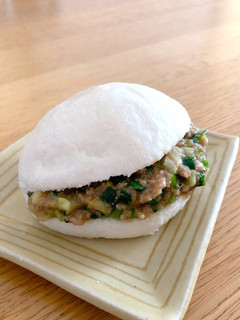 にんにく醤油ソースで*餃子まん-レシピのメイン写真