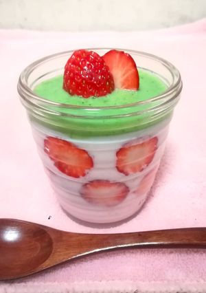映える！おいしいイチゴとケールのゼリー-レシピのメイン写真