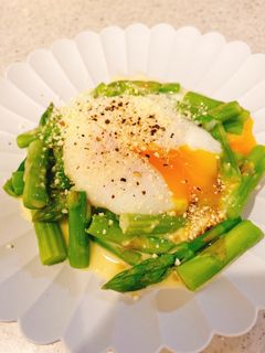 アスパラと温泉たまごのクリーミー温サラダ-レシピのメイン写真