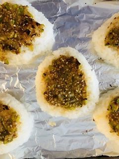 魚の缶詰汁で焼きおにぎり-レシピのメイン写真