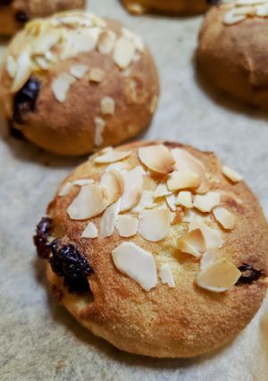 ★低糖質！🧀と🍇入り＊アーモンドパン＊♪-レシピのメイン写真