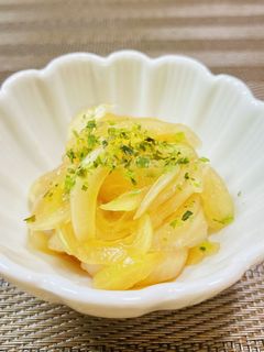 サラダ感覚【新玉ねぎ】甘辛醤油漬け-レシピのメイン写真