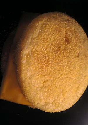 スモークサーモンの玉葱チーズマヨマフィン-レシピのメイン写真