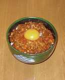 生肉好き注目！鯨肉のユッケライス