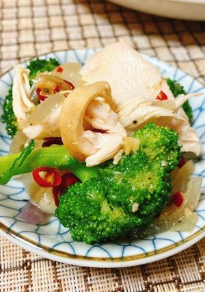 ブロッコリーとスモークチキンのペペロン-レシピのメイン写真
