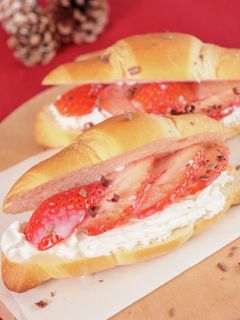 いちごのクロワッサンサンドイッチ-レシピのメイン写真