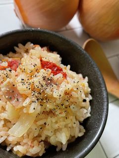 トマト丸ごと炊き込みご飯-レシピのメイン写真