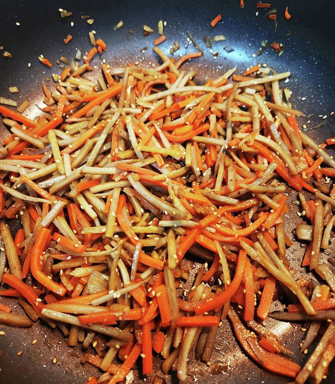 きんぴらごぼう(みりん、醤油、はちみつ) by とんぐ！ 【クックパッド