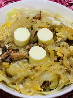 鰯の味噌煮缶と玉葱の卵とじ丼-レシピのメイン写真