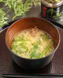 簡単！牛しぐれと春菊のお味噌汁