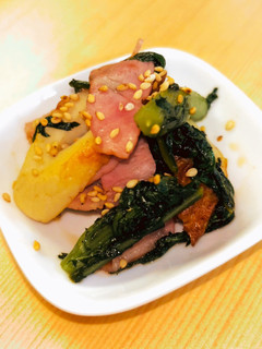 【味ぽん】春菊とベーコンの味ポン炒め-レシピのメイン写真