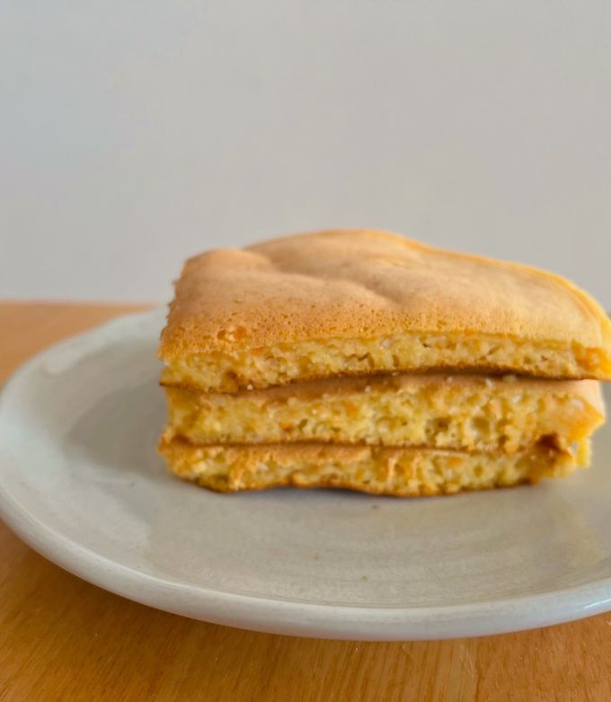 簡単!人参と豆腐でもちもちホットケーキ-レシピのメイン写真