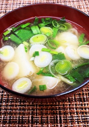 お味噌汁に葉ニンニク!-レシピのメイン写真