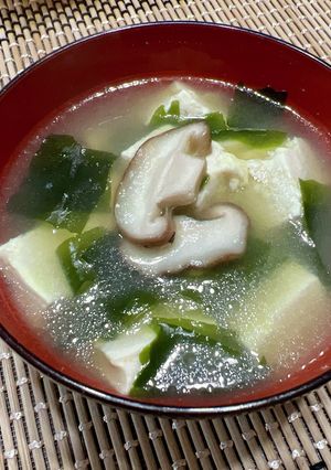 しいたけとワカメの中華スープ-レシピのメイン写真