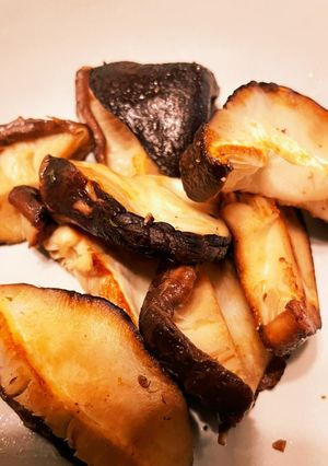 【簡単】原木しいたけのバター塩炒め-レシピのメイン写真