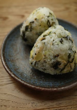 韓国海苔とたくわんのパリパリおにぎり-レシピのメイン写真
