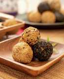 銅製たこ焼き器で作る 簡単 ごま団子