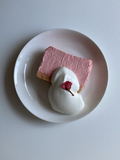 桜と苺のなめらかチーズケーキ-レシピのメイン写真