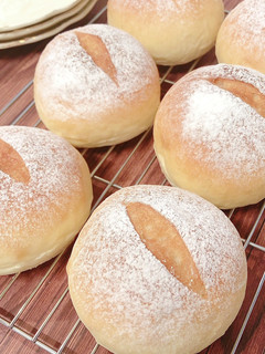 手ごね5分♬もちふわ米粉入り丸パン-レシピのメイン写真