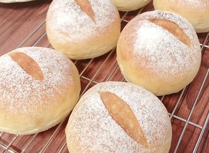 手ごね5分♬もちふわ米粉入り丸パン-レシピのメイン写真