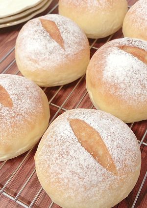手ごね5分♬もちふわ米粉入り丸パン-レシピのメイン写真