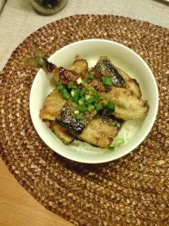 ピリ辛さんまの蒲焼丼-レシピのメイン写真