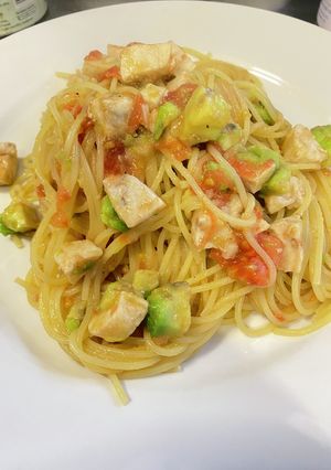 カジキマグロとアボカドのアジアン風パスタ-レシピのメイン写真
