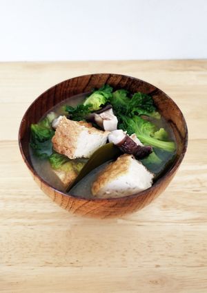 厚揚げとプチヴェールの味噌汁-レシピのメイン写真