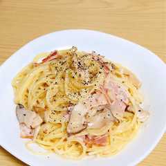 รูปของ エリンギとベーコンのクリームパスタ