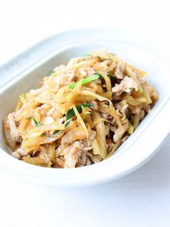 簡単美味な【青パパイヤと豚のにんにく炒め-レシピのメイン写真
