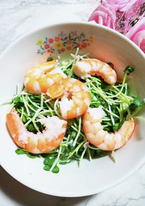 海老·チキンonカイワレ大根サラダ-レシピのメイン写真