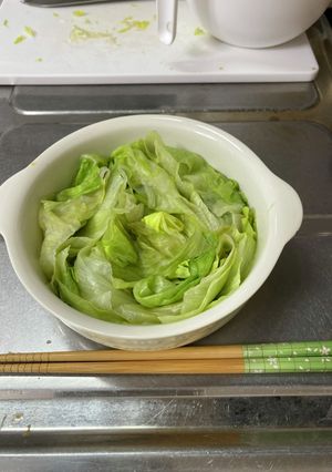 無水で蒸したレタス。-レシピのメイン写真