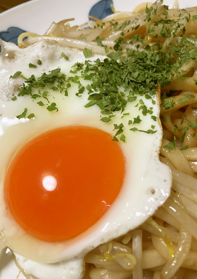 簡単　焼うどん目玉焼きのせ-レシピのメイン写真
