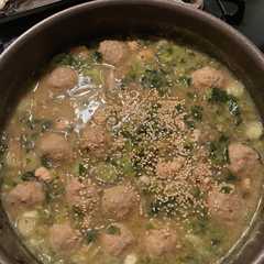 รูปของ 肉団子と小松菜の春雨坦々スープ