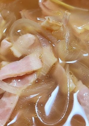 玉ねぎとベーコンのコンソメスープ-レシピのメイン写真