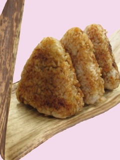 玉ねぎ醤油の焼きおにぎり-レシピのメイン写真