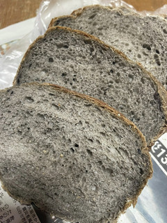 ☆HBでバター不使用の黒ゴマ食パン☆-レシピのメイン写真