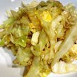キャベツと半熟卵の炒め物