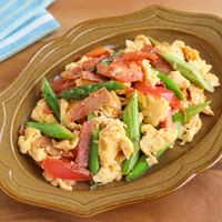 基本からアレンジまで！思わずつくりたくなる「トマト アスパラ 卵」の