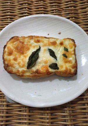 朝食に最適！禁断のピザマヨトースト-レシピのメイン写真