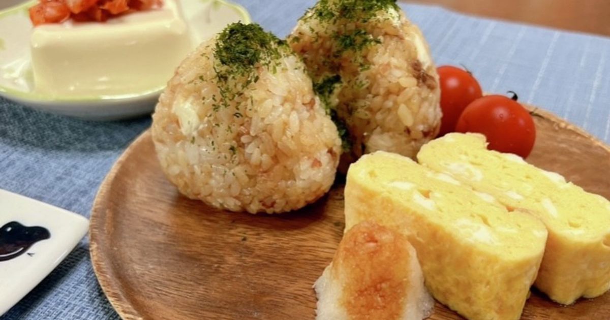 チーズとおかかのおにぎり by kanoto's キッチン 【クックパッド