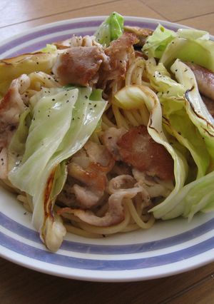 カリカリ豚肉と春キャベツの簡単和風パスタ-レシピのメイン写真
