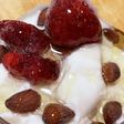 ハチミツいちごナッツヨーグルト