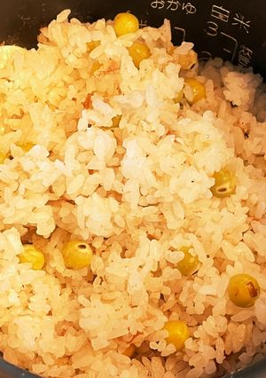 鰹出汁香る♪豆ご飯-レシピのメイン写真