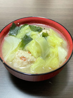 春キャベツ&鶏団子&ワカメの味噌汁-レシピのメイン写真