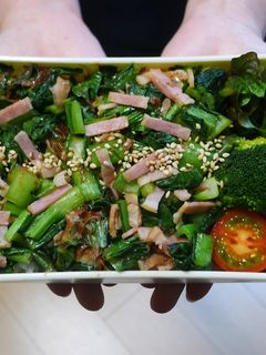 小松菜とベーコンのおかか醤油和え丼弁当-レシピのメイン写真